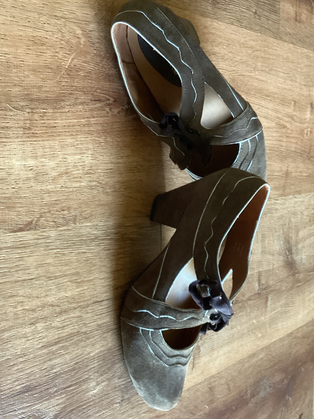 Earthies Olive Suede Block Heel Pumps with Bow